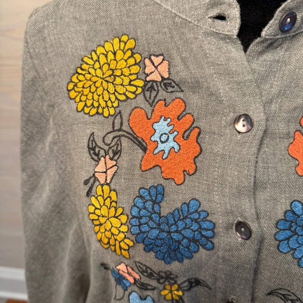 Ivy Jane Embroidered Flowers S/M Gray Boho Top Blouse Spring Hippie - Picture 6 of 12